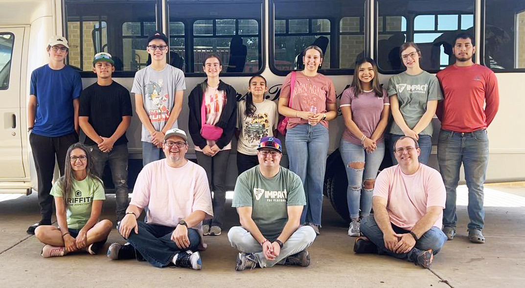 Floydada FBC Youth serves on mission trip