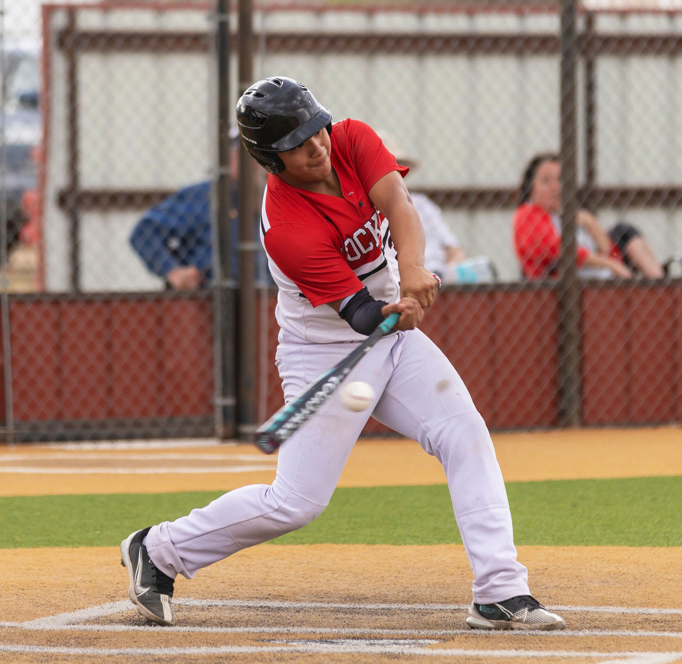 Lady Horns dominate over Claude in 15-1 win; Longhorns win big over Memphis, 19-2