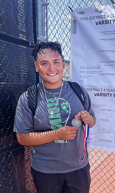 Floydada tennis team competes