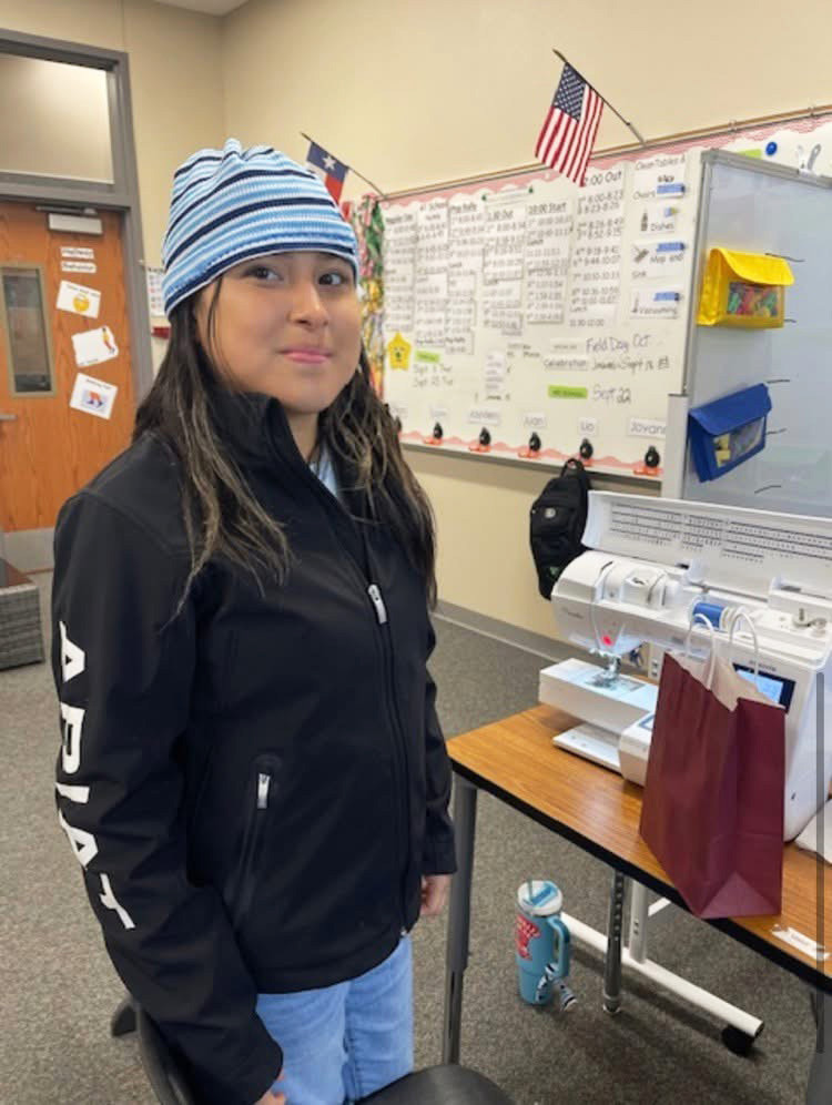 Jasmine Flores creates special gift for her mom