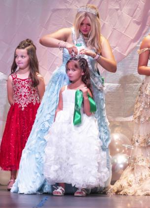 Floyd County royalty: Miss Floydada, Miss Lockney crowned