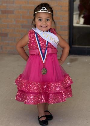 Floyd County royalty: Miss Floydada, Miss Lockney crowned