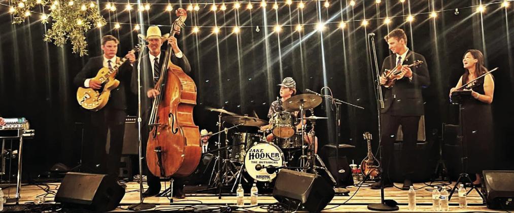 OUTSIDERS OUTSIDE Jake Hooker and the Outsiders will perform Saturday, Sept. 2 at White River Marina from 7 to 10 p.m. in a“Labor of Love”benefit for the Matador tornado relief fund. | COURTESY PHOTO