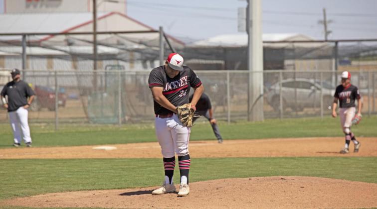 PUTTING AWAY THE SWORD Josh Jiminez pitches a strikeout in Saturday’s game against Ropes. | CERVANTES PHOTOGRAPHY