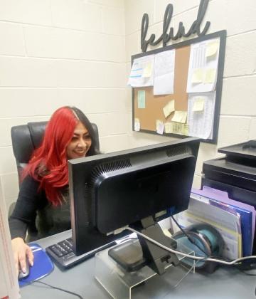 FEBRUARY 27, 2022: One duty of new Floydada postmaster Esmeralda Aguirre is checking every postal vehicle at the beginning of each route. | HESPERIANBEACON PHOTO