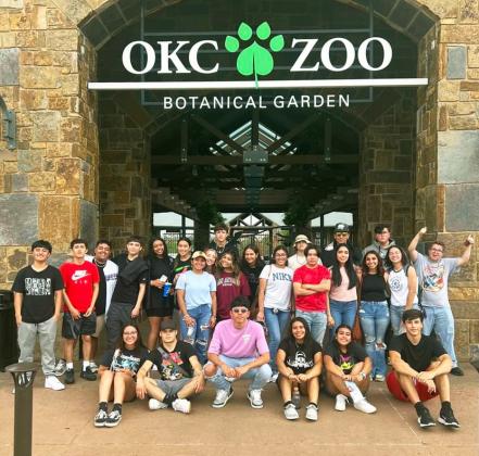 OKLAHOMA’S OK FOR LOCKNEY SENIORS Lockney High School seniors recently took a“Senior Skip Day”to Oklahoma City. They ate lunch and played games at the Incredible Pizza Company, then visited the Oklahoma City Zoo, toured the Oklahoma City National Memorial, and did some sightseeing in downtown Oklahoma City, including the beautiful botanical gardens. | LISD PHOTO