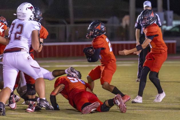 Logan Rodriguez handoff to Kayson Villarreal