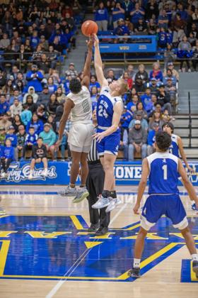 SPOTLIGHT ON FLOYDADA VS OLTON BASKETBALL