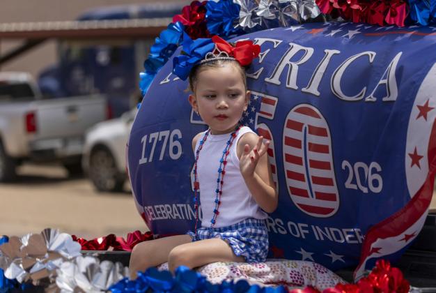 SPOTLIGHT ON FLOYDADA FOURTH OF JULY DOWNTOWN PARADE
