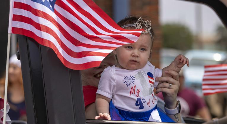 SPOTLIGHT ON FLOYDADA FOURTH OF JULY DOWNTOWN PARADE