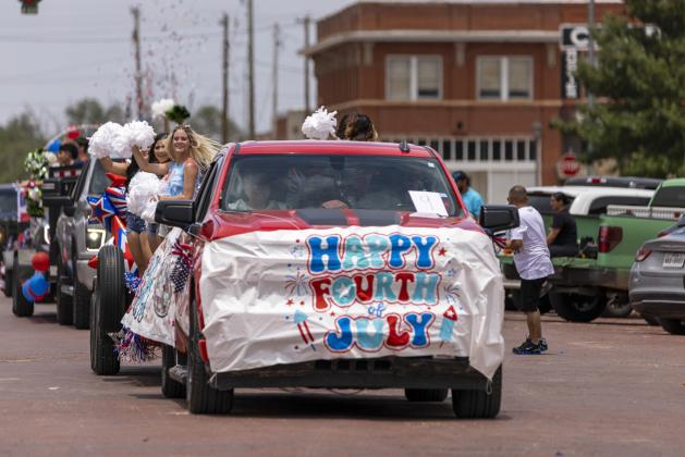 SPOTLIGHT ON FLOYDADA FOURTH OF JULY DOWNTOWN PARADE