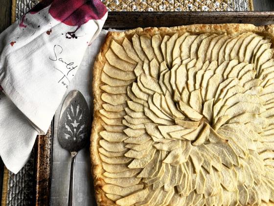 QUICK DESSERT This apple tart is sure to be a crowd-pleaser, and it makes for a stunning presentation. | ANGELINA LaRUE PHOTO