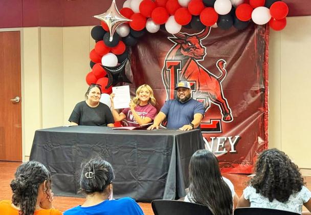 UNIVERSITY SIGNING