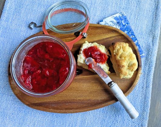 Easy-peasy: fresh strawberry jam