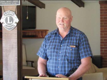 Floydada Chamber honors longtime chief of police
