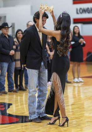 SPIRIT ROYALTY Daniel Alvarado (above, left) and Caelyn Jimenez (above, right) were crowned Spirit King and Queen at Lockney’s football festivities last Friday. FULL STORY, PAGE 4 | CERVANTES PHOTOGRAPHY