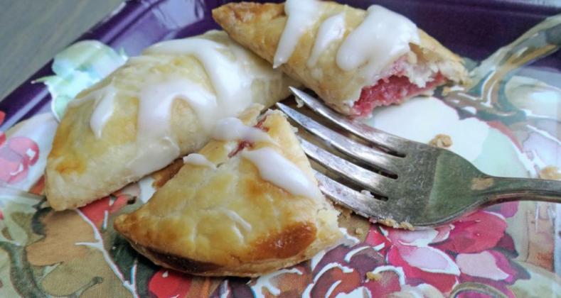 Cranberry Curd Hand Pies a flavorful Thanksgiving twist