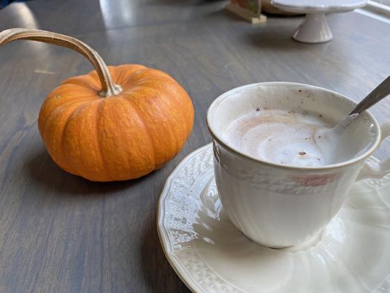 ORANGE YOU GLAD it’s so easy to add pumpkin flavors to your favorite warm cocoa? | ANGELINA LARUE PHOTO