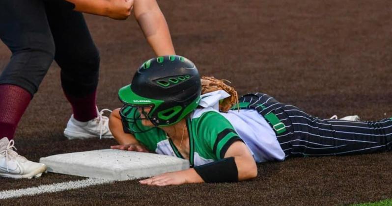 Lady Winds waste no time steamrolling Seymour in area playoff