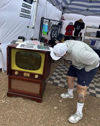 THREE THREAD TEES of Amarillo was one of numerous vendors bringing a vintage vibe to the Helium Heights Route 66 Centennial Market. Find them atThreeThreadTees on Facebook. | TEXAS SPUR