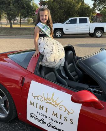 MINI MISS FLOYD COUNTY TINLEE EDWARDS represented the crown in the 2026 Floydada Homecoming Parade. | COURTESY PHOTO