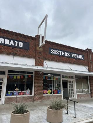 SPOTLIGHT ON CINCO