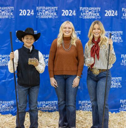 RABBIT SHOWMANSHIP SENIOR SHOWMANSHIP MIA SNOWDEN JUNIOR SHOWMANSHIP SAIGE AUSTIN