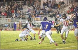 Longhorns win first district game over Crosbyton, 26-21