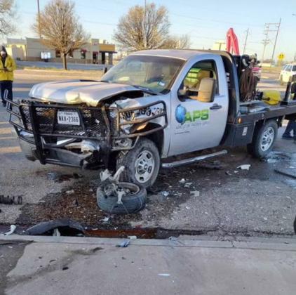 Local agencies respond to Sunday morning crash in Floydada