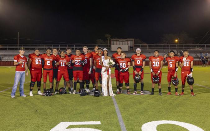 LONGHORNS VICTORY Lockney Homecoming Queen Jolene Guerrero celebrates with the team following Lockney’s 35-14 win over Quanah to cap a successful 2024 Homecoming week. MORE PHOTOS, PAGES 5, 10 | CERVANTES PHOTOGRAPHY