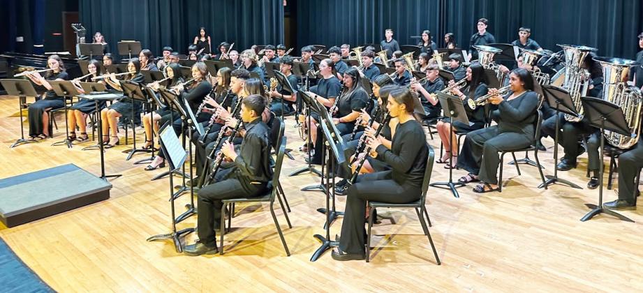LOCKNEY BAND THREE-PEAT