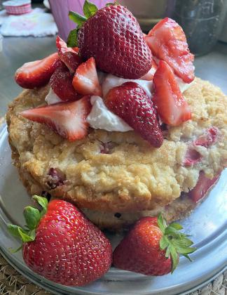 SEASON’S BOUNTY Fresh strawberries are the star of this yummy summer dessert. | ANGELINA LaRUE PHOTO