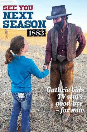 FRIENDS ON SET Tim McGraw, who plays pioneer James Dutton on the “Yellowstone” TV prequel “1883,” autographed the phone case of Lexington Long (left) after welcoming her “backstage” at the 6666 Ranch. | AMBER LONG PHOTOS