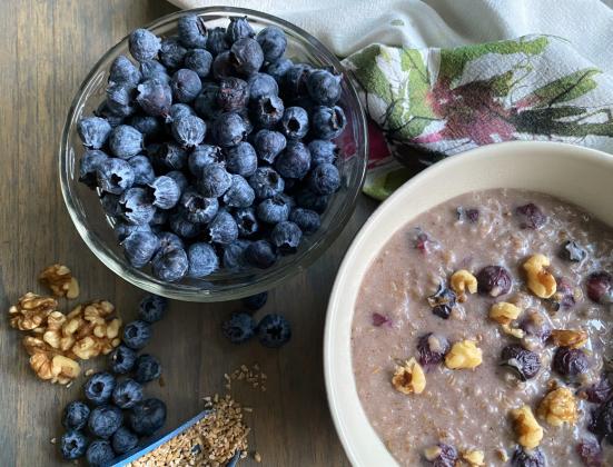 THIS TUMMY-WARMING BREAKFAST DISH is filled with the good stuff our bodies need, especially going into a holiday season when we may not always make the best nutritional choices. | ANGELINA LaRUE PHOTO