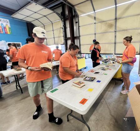Floydada FBC Youth serves on mission trip