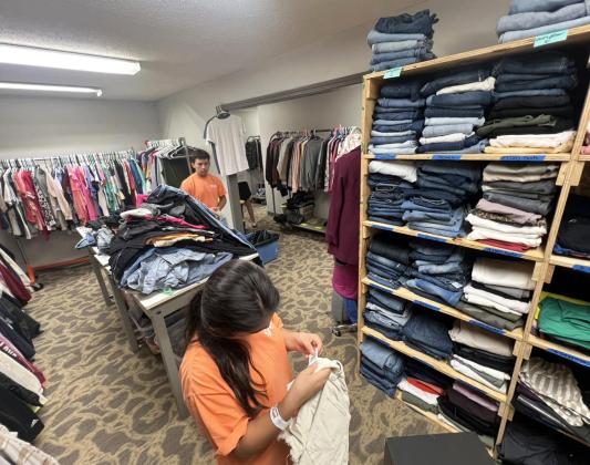 Floydada FBC Youth serves on mission trip