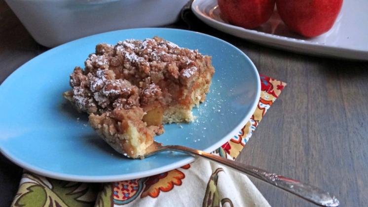 BACK-TO-SCHOOLTREAT Take these cake bakes to make a snack in which all will partake, for goodness’ sake! | ANGELINA LaRUE PHOTO