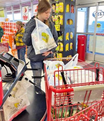 Snowden delivers Souper Bowl donations to Floyd County food banks
