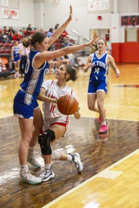 Longhorns stampede past Paducah Dragons