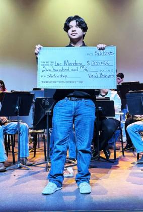 LUC MENDOZA | FCHS PHOTO