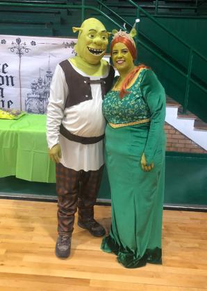 SPOTLIGHT ON TRUNK OR TREATING