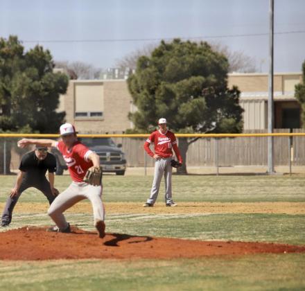 Longhorns lose two, Lady Horns split with New Deal