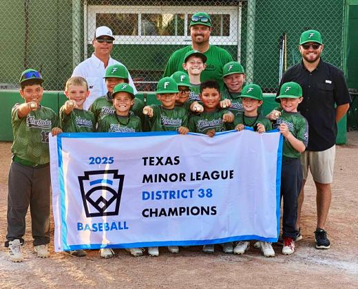 LITTLE LEAGUE HONORS Floydada’s 8/10 Minor League All-Star team won the District 38 championship last week against Abernathy, 9-8. The team was made up of boys from Floydada and Silverton. | COURTESY PHOTO