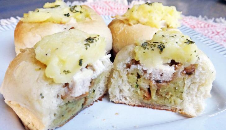 THANKSGIVING TRADITIONS around your house might not include these easy-to-make sliders—until you try them this year! ANGELINA LaRUE PHOTO