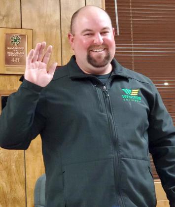 CITY COUNTY, DISTRICT 4 The City of Floydada appointed Larron Little to replace resigning District 4 councilmember Gail DuBois, effective at their regular monthly meeting held Tuesday, Jan. 21, 2025. DuBois, the District 4 councilmember since May 2012, had been reelected and sworn in on May 14, 2024; she resigned effective Jan. 1, 2025. Little will serve DuBois’ remaining term. Floydada city council positions serve two-year terms. Little is employed at Western Equipment in Floydada. | KAREN HOUCHIN PHOTO