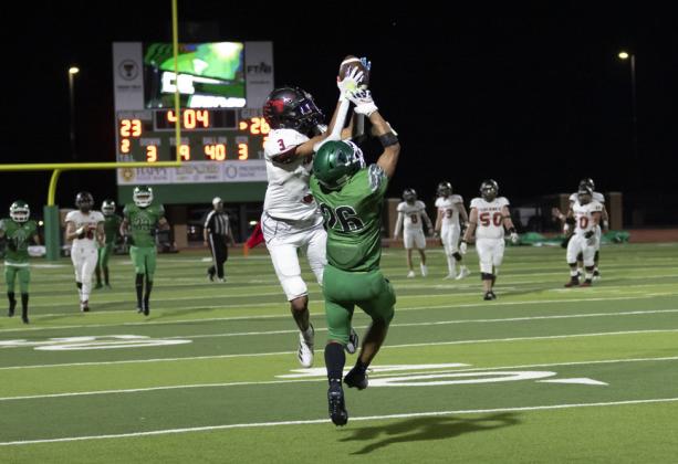 WINDS VS. HORNS #26 Sergio Valadez put up a valiant defense, but Lockney’s Daniel Alvarado got the catch. CERVANTES PHOTOGRAPHY