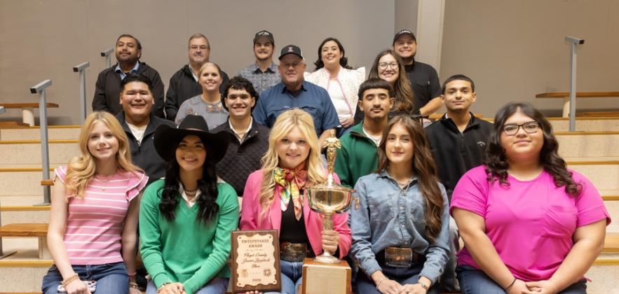 SWEEPSTAKES WINNER NOMINEES AND WINNER PAYTEN SHUPING WITH ADVISORS