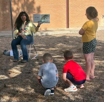 STORYTIME INTHE PLAYGROUND