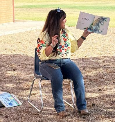 STORYTIME INTHE PLAYGROUND