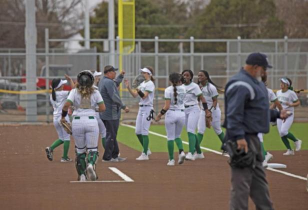 SPOTLIGHT ON LADY WINDS FIRST HOME GAME